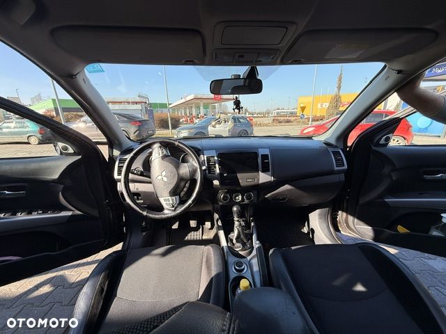 Mitsubishi Outlander 2.0 DID Instyle - 5