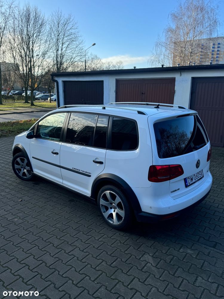 Volkswagen Touran - 6