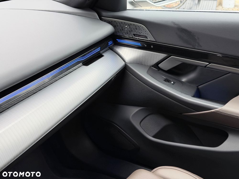 BMW Seria 5 520d - 38