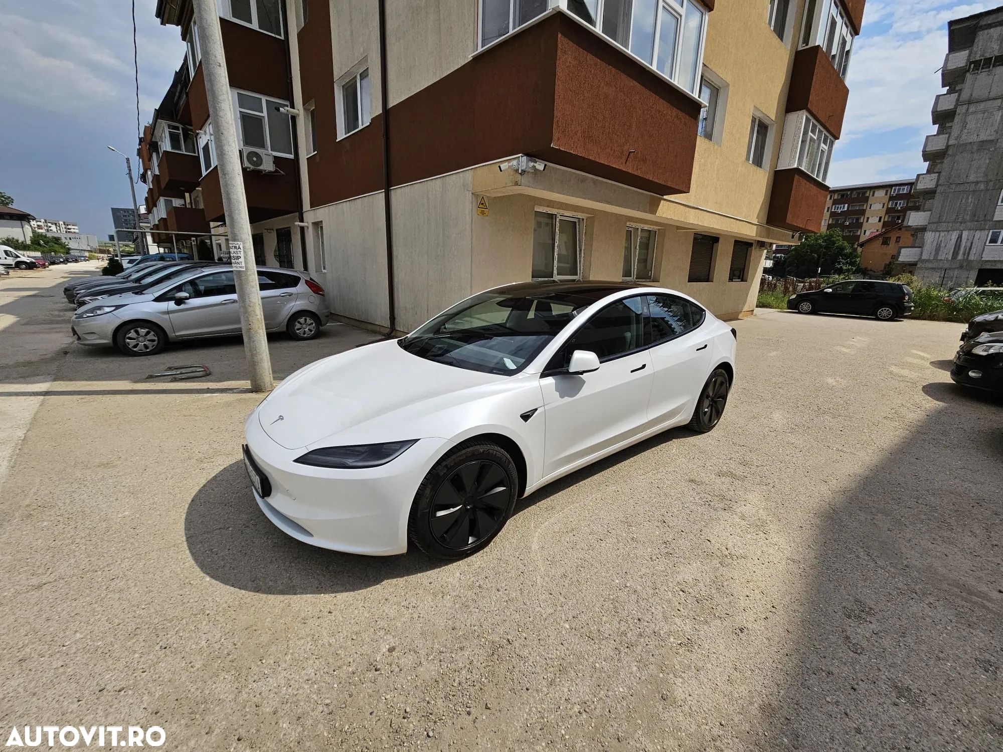 Tesla Model 3 RWD - 1