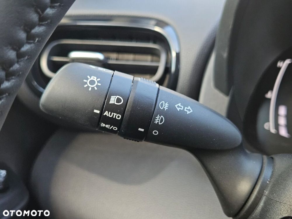 Toyota Yaris Hybrid 1.5 Style - 27
