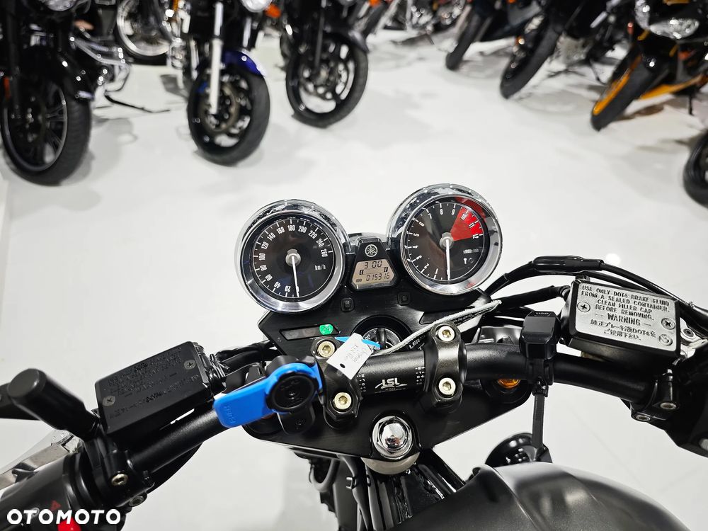 Yamaha XJR - 5
