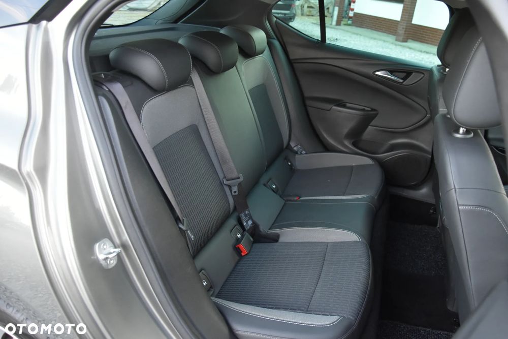 Opel Astra 1.4 T Sport EU6 - 24