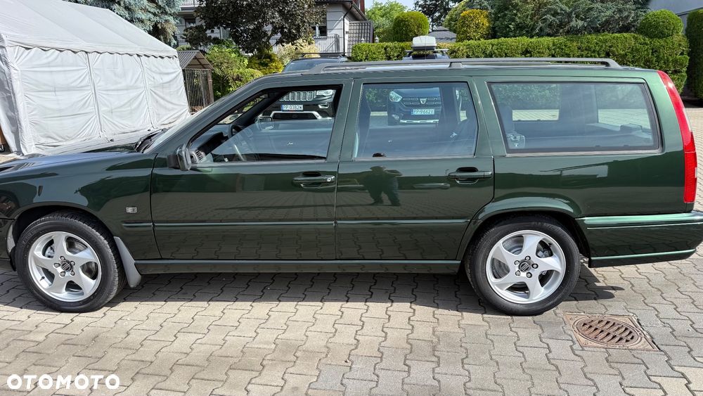 Volvo V70 2.5 - 8
