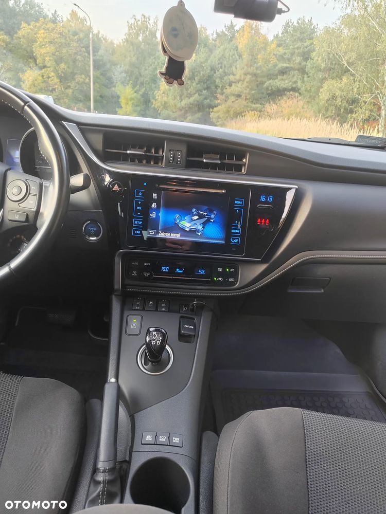 Toyota Auris - 10