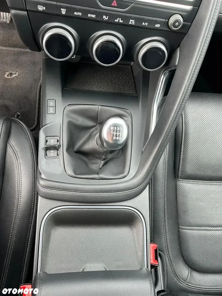 Jaguar E-Pace 2.0 i4D FWD S - 18