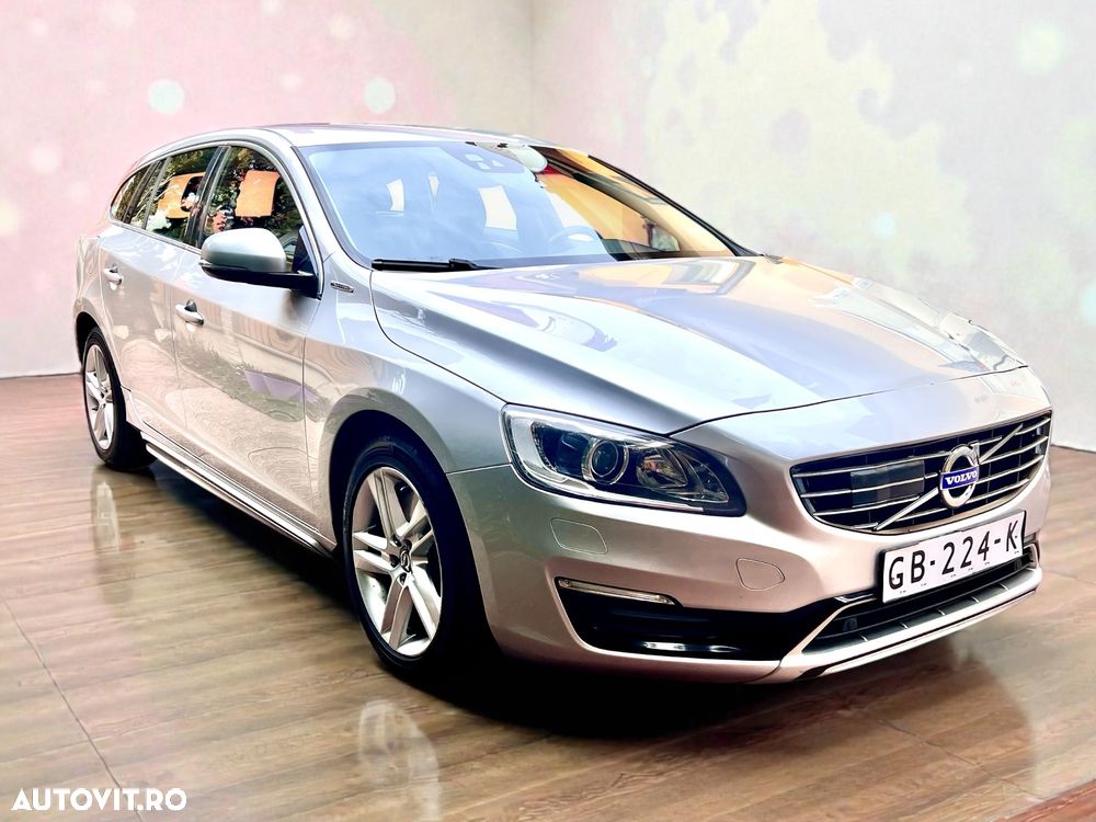 Volvo V60 D6 Plug-In-Hybrid AWD Geartronic Momentum - 3