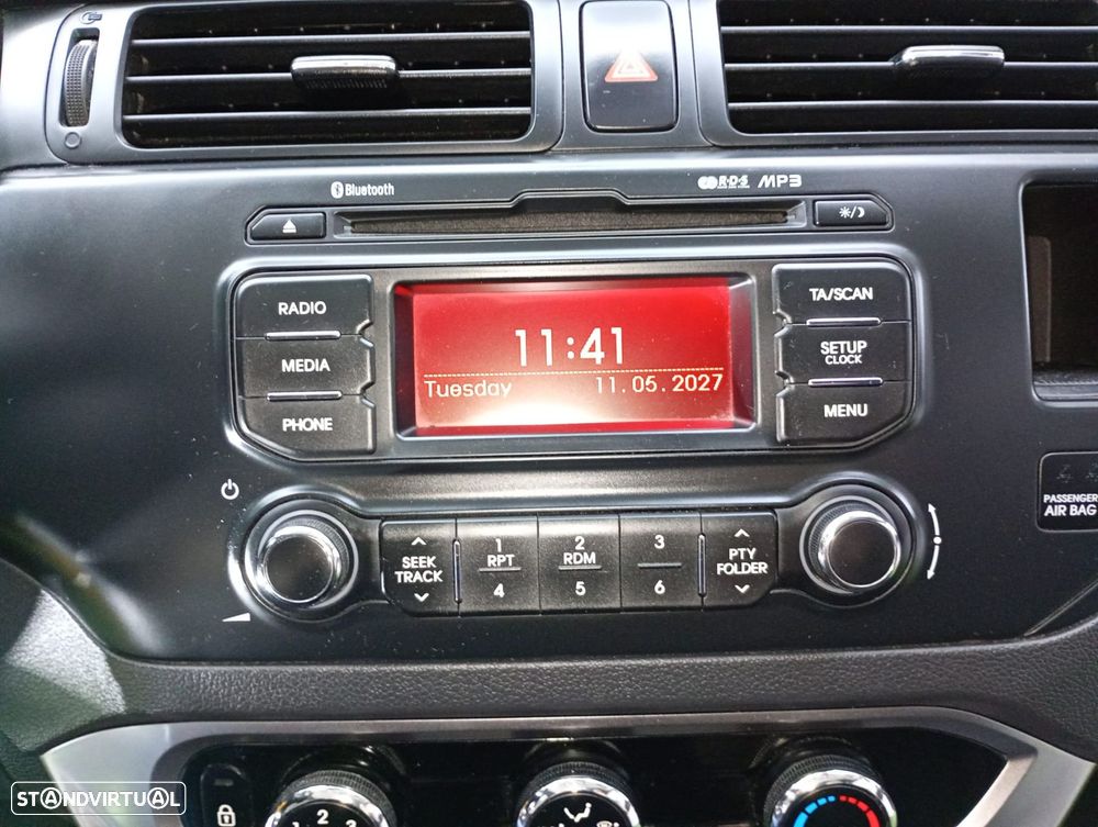 Kia Rio 1.2 CVVT EX - 17
