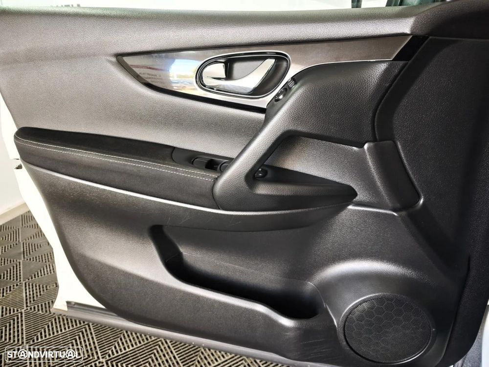 Nissan Qashqai 1.5 dCi N-Connecta - 20