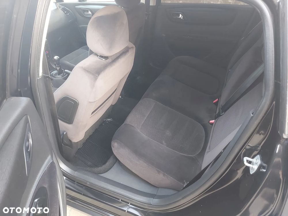 Citroën C4 HDi 110 FAP Tonic - 10