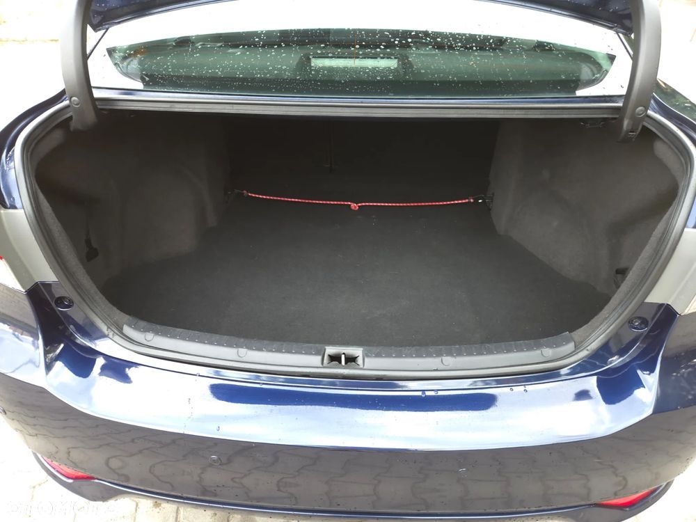 Toyota Avensis 1.8 Luna EU5 - 7