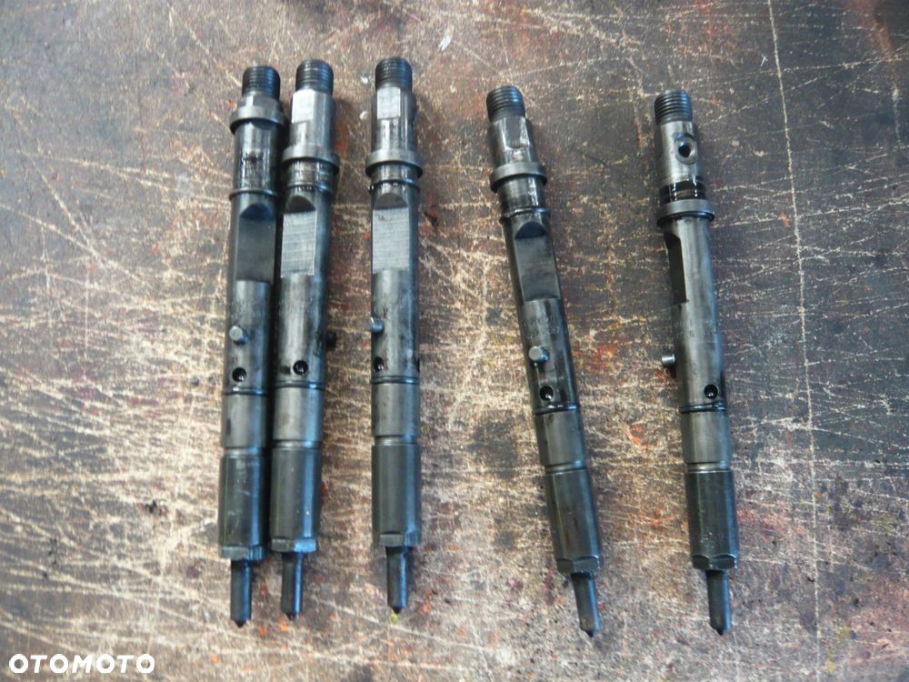 wtryskiwacz 059130201g vw audi 2.5 tdi - 1