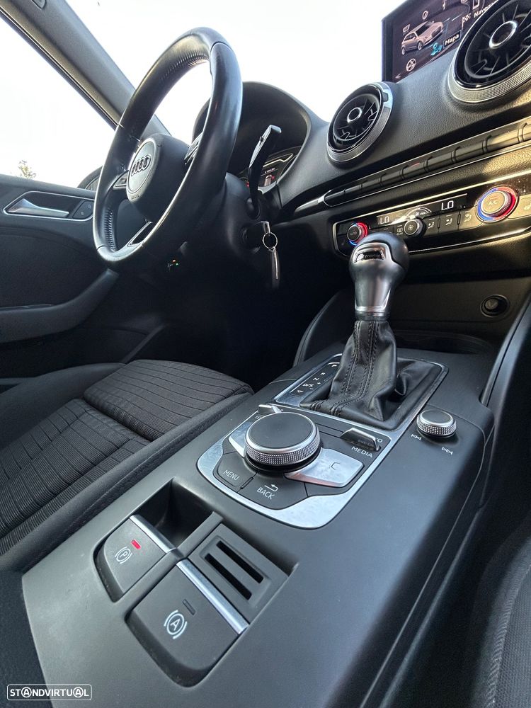 Audi A3 Sportback 1.6 TDI S-line S tronic - 17