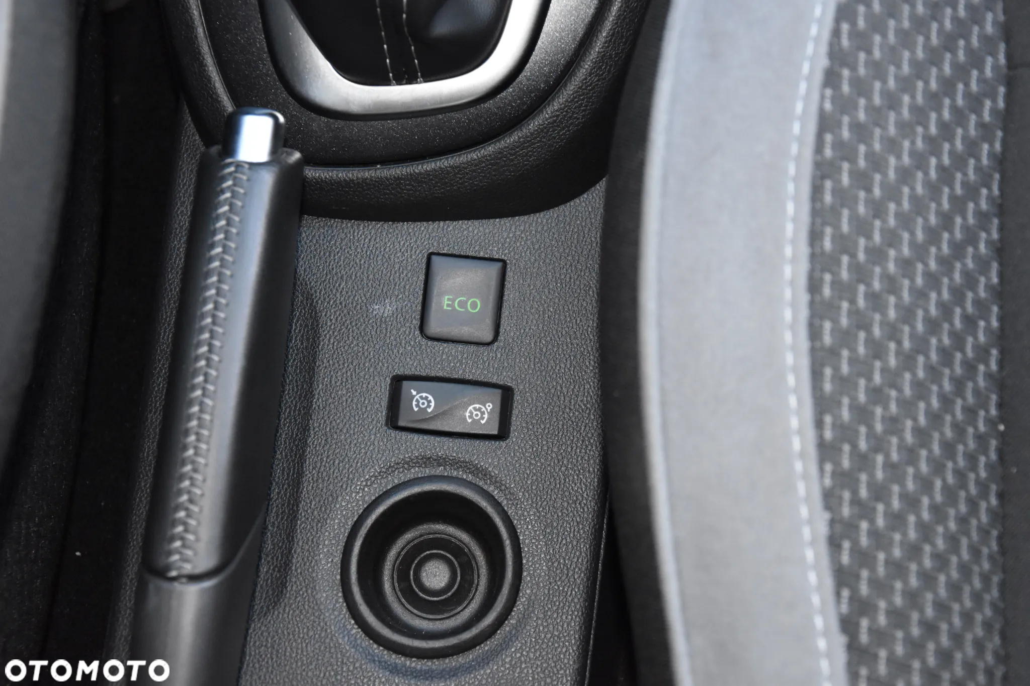 Renault Captur ENERGY TCe 120 EDC Bose Edition - 28