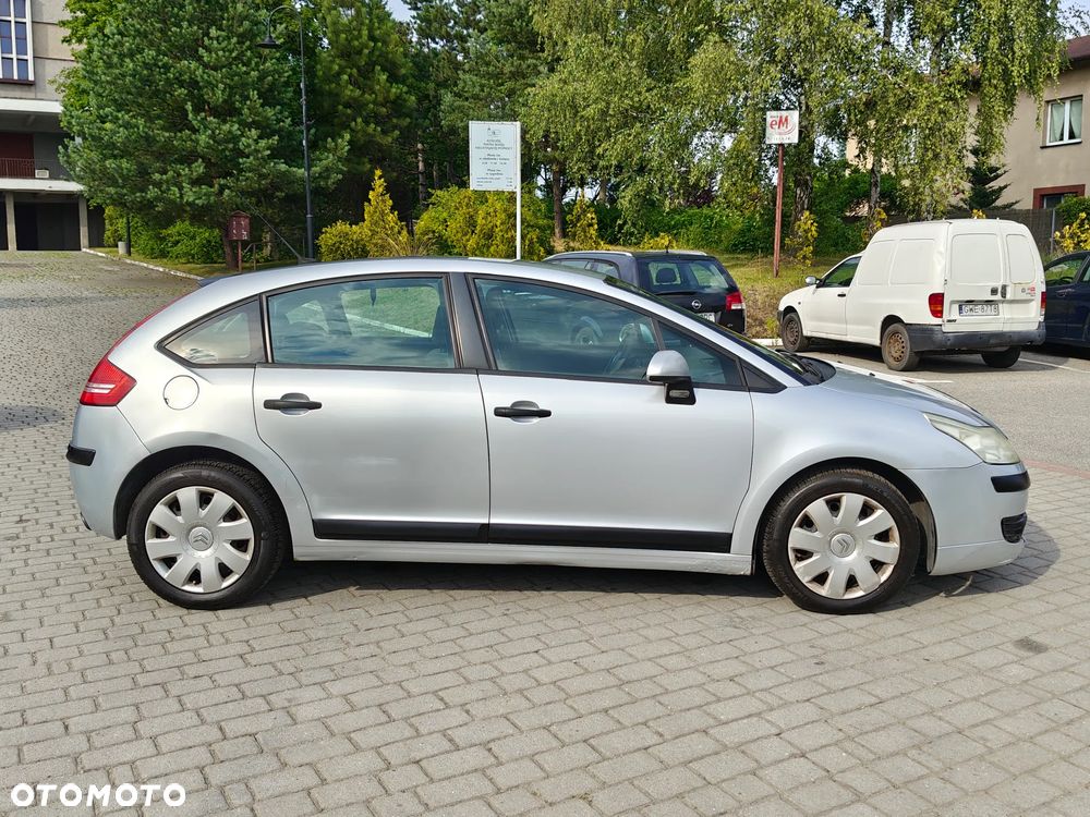 Citroën C4 1.4 16V Advance - 11