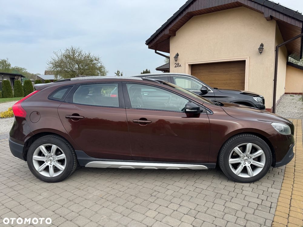 Volvo V40 Cross Country - 1