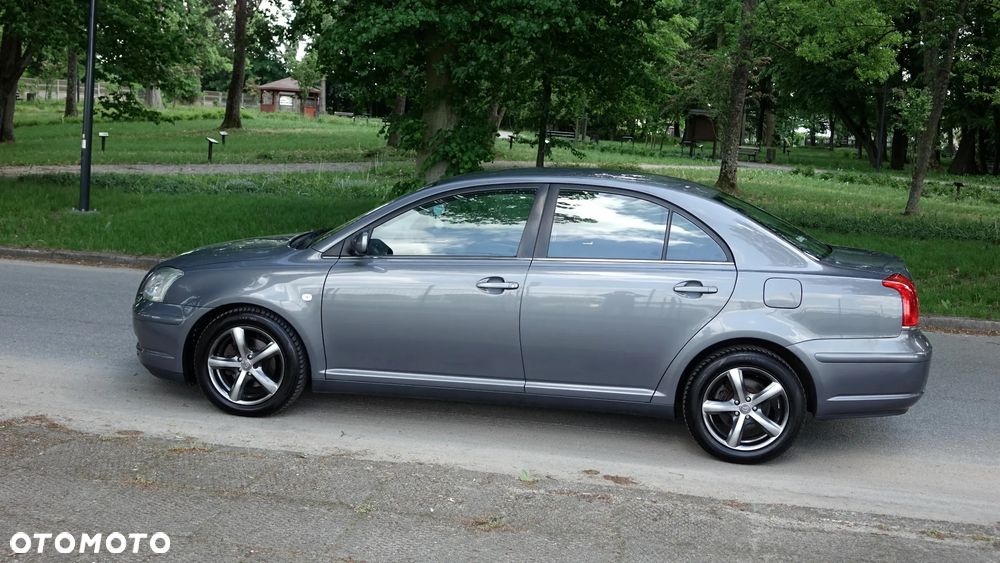 Toyota Avensis - 26