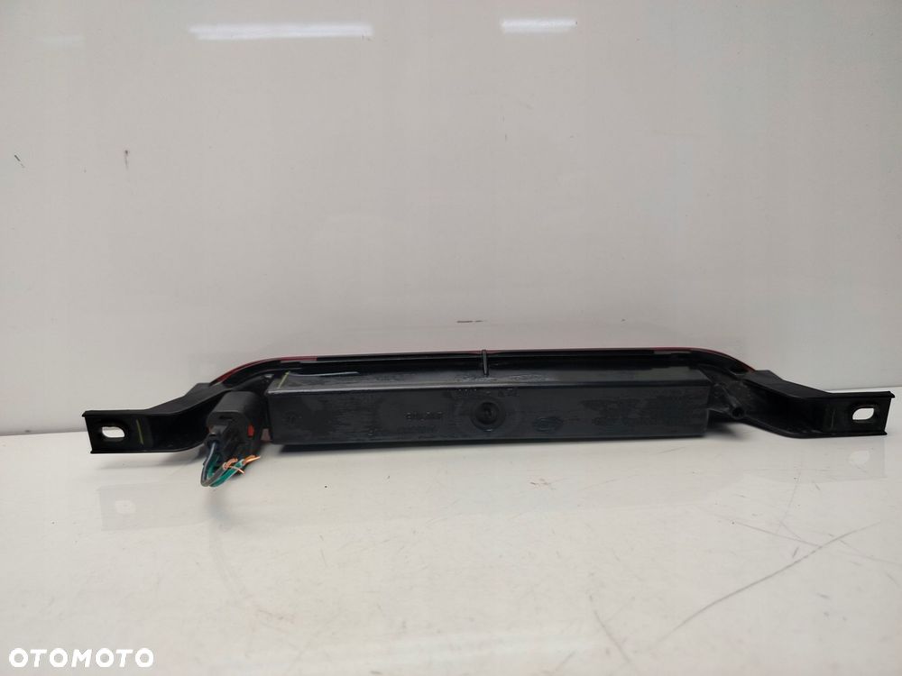 jeep compass lift 11r- trzecie światło stop stopu 05303754af - 8