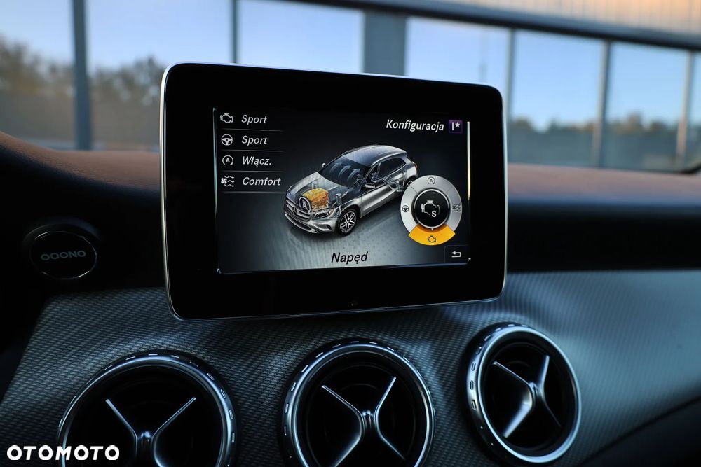 Mercedes-Benz GLA 250 7G-DCT Style - 10