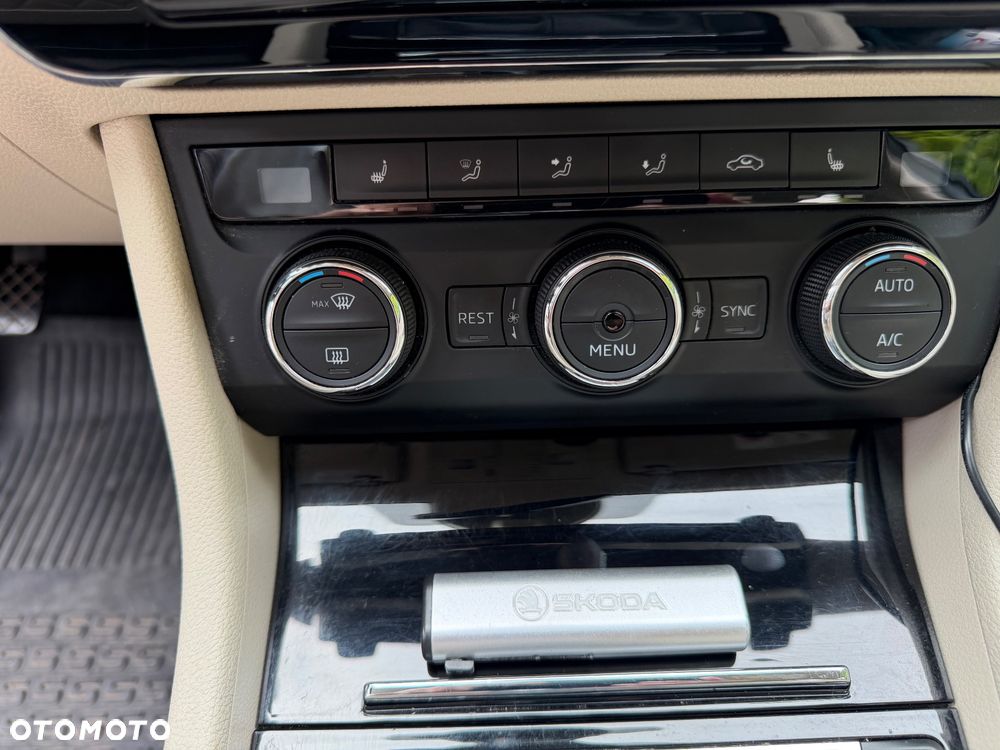Skoda Superb 2.0 TDI Style - 25