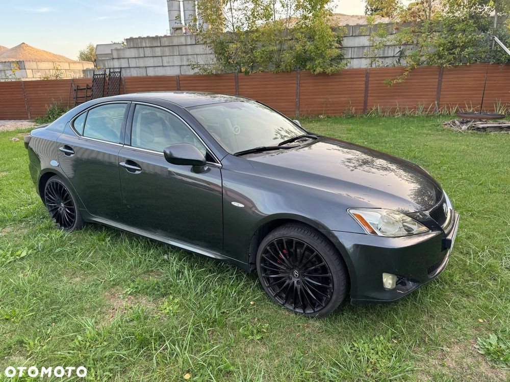 Lexus IS - 6