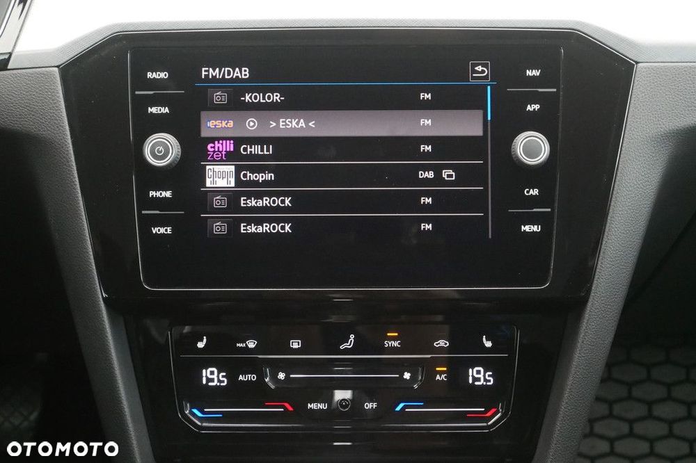 Volkswagen Passat Variant 2.0 TSI Business DSG - 10
