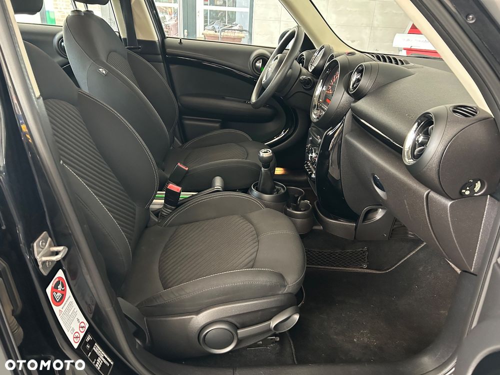 MINI Countryman One D Blackyard - 31