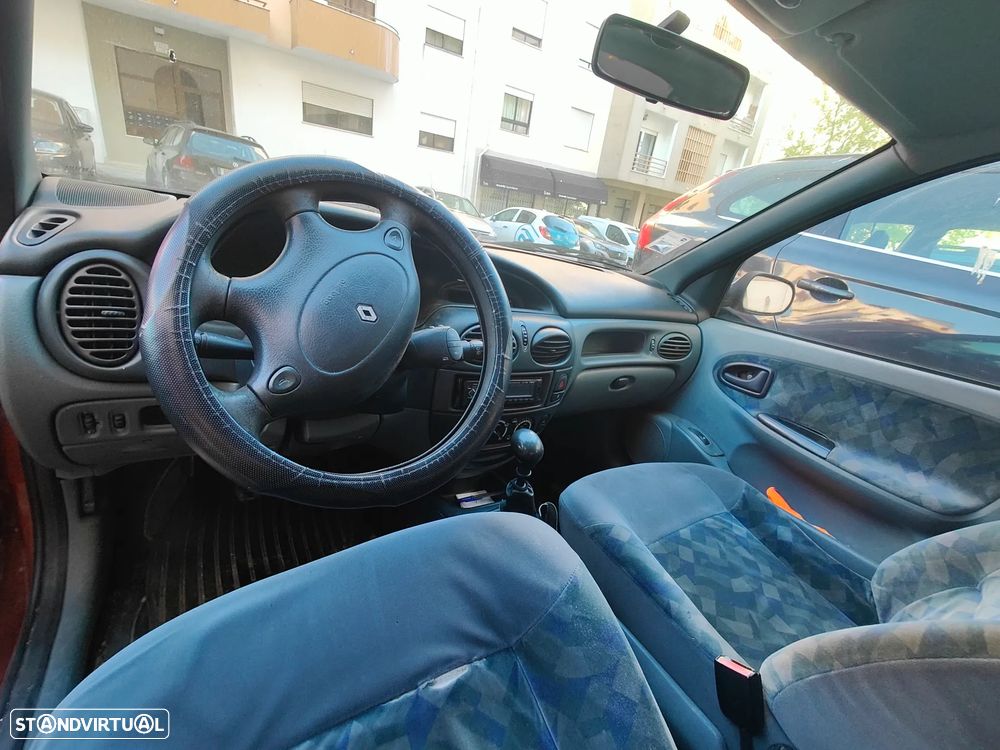 Renault Mégane 1.4 RN - 4