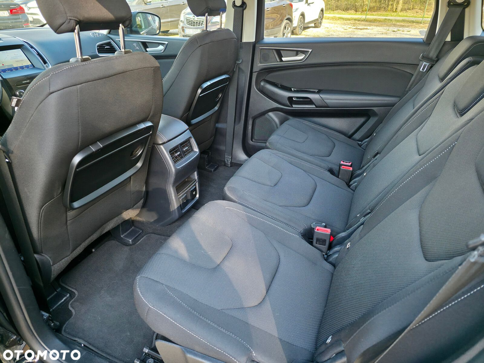 Ford S-Max - 11