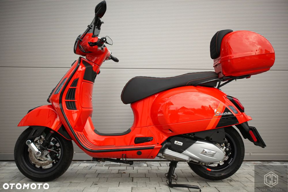 Piaggio Vespa - 2