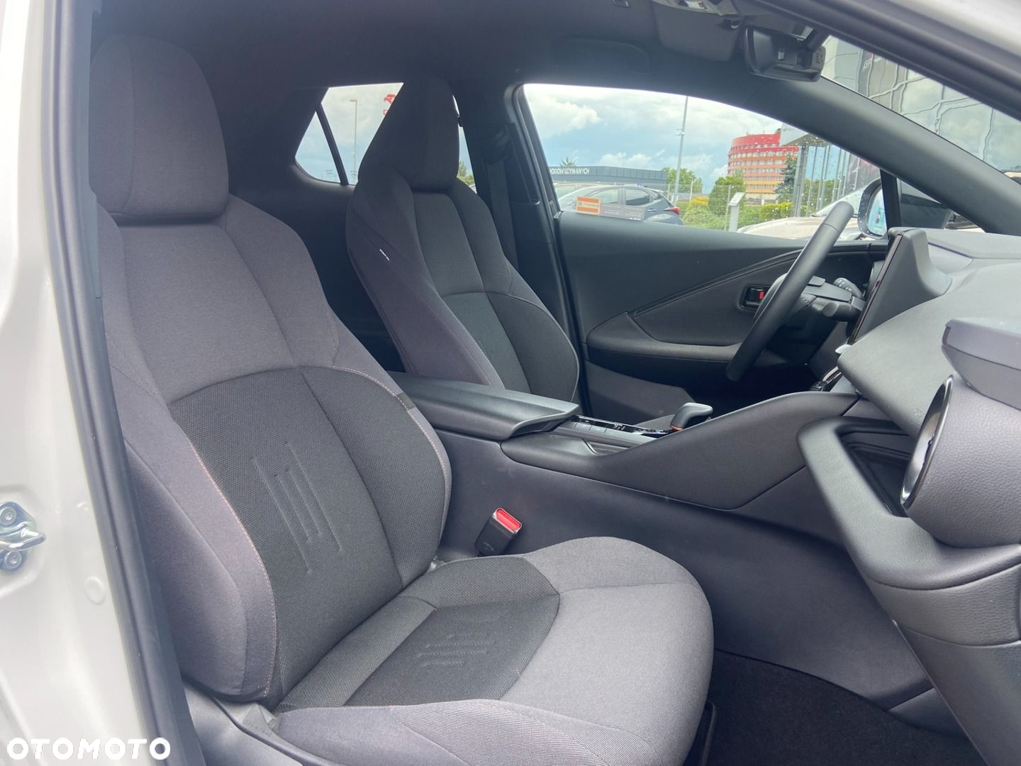 Toyota C-HR - 14