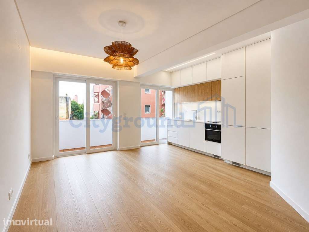 Elegante apartamento T2 totalmente renovado com elevador e varanda,... - Grande imagem: 2/19