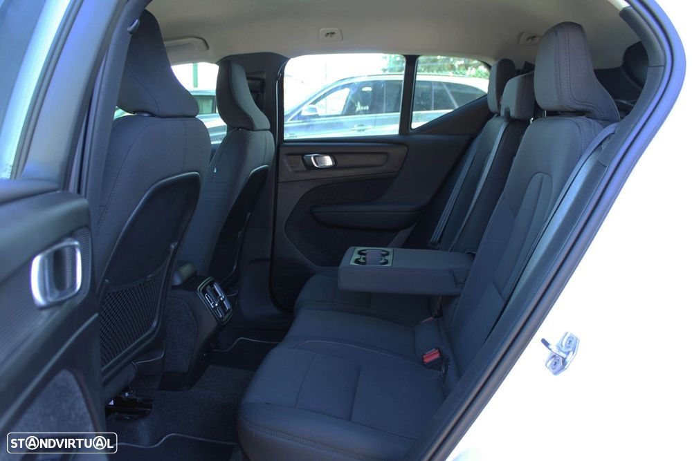 Volvo XC 40 1.5 T2 Momentum Core - 25