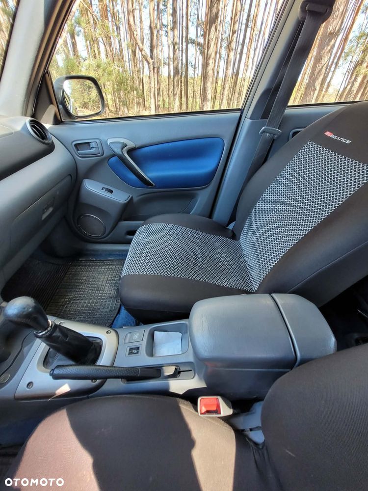 Toyota RAV4 1.8 VVT-i 4x2 - 4