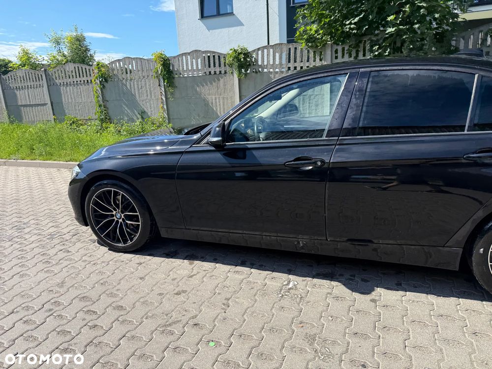 BMW Seria 3 320d Efficient Dynamics - 17