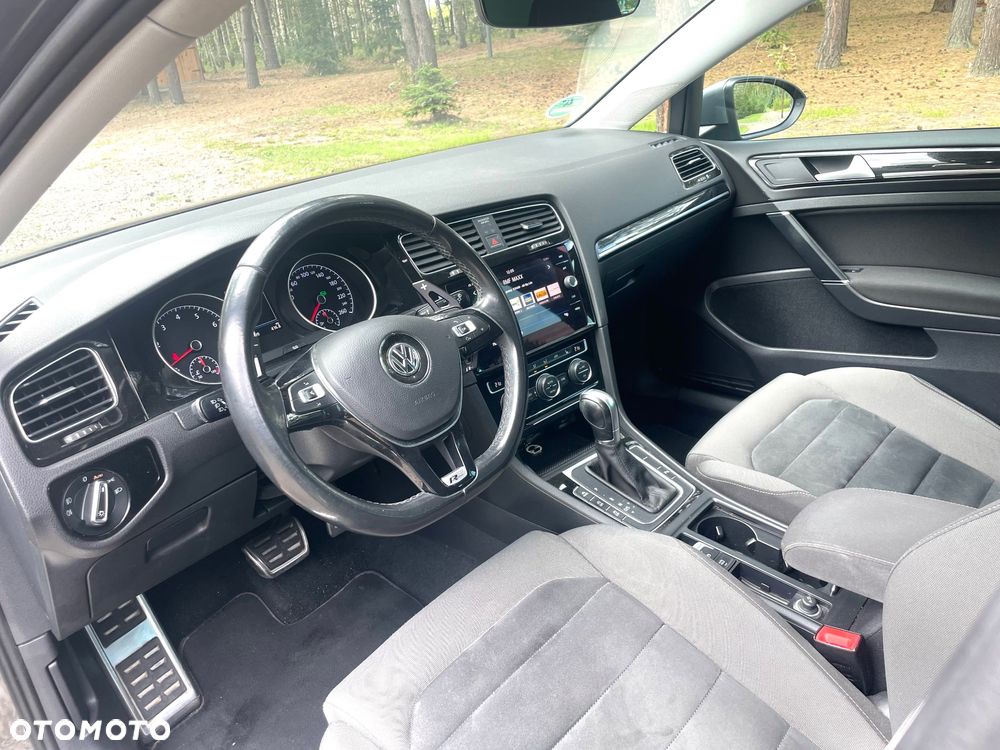 Volkswagen Golf - 11