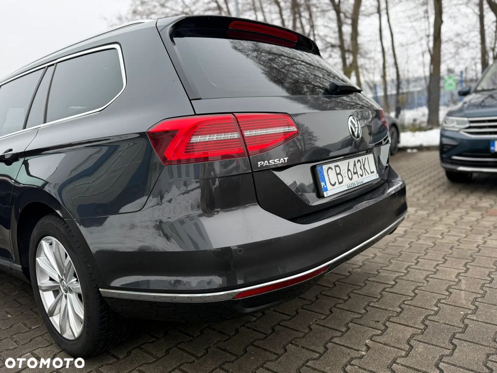 Volkswagen Passat Variant 2.0 TDI SCR DSG Highline - 16