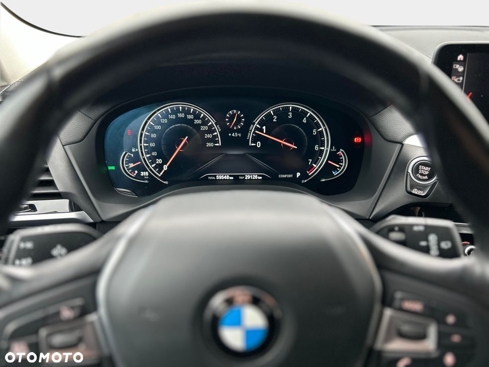 BMW X3 xDrive20i GPF Advantage - 23