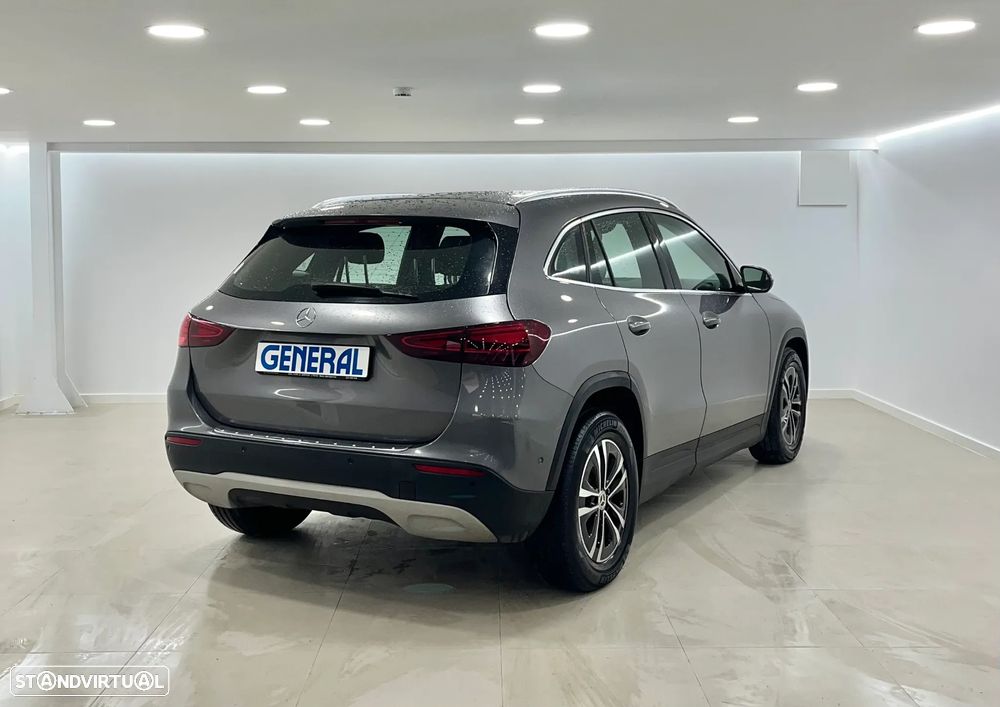 Mercedes-Benz GLA 180 d Progressive - 8