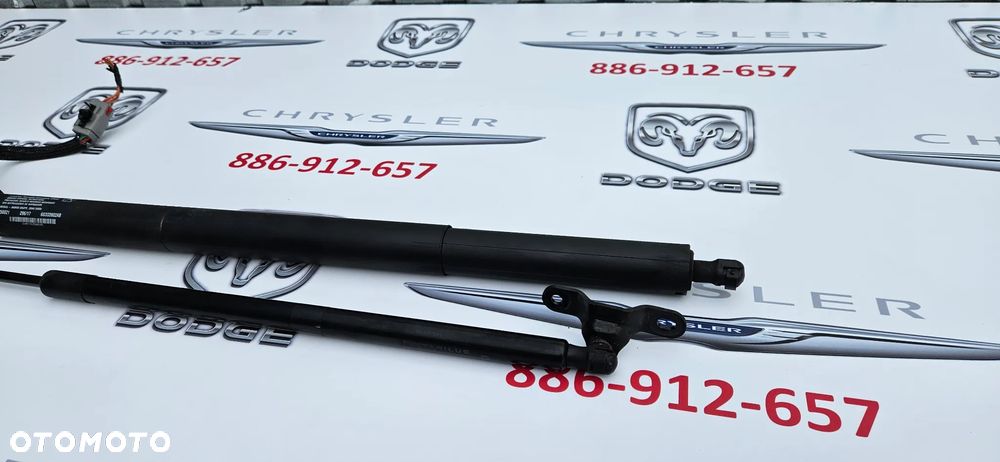 Dodge Durango III LIFT 2017- Siłownik elektryczny klapy bagażnika Teleskop klapy  68333902AB - 3