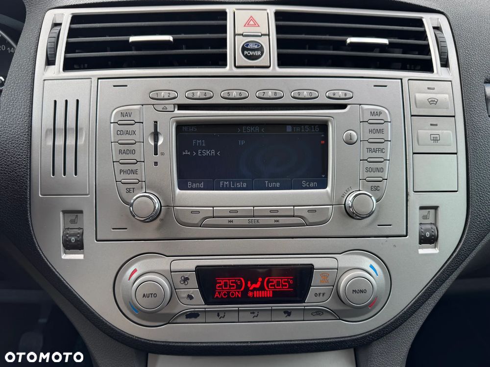 Ford Kuga 2.0 TDCi 4x4 Titanium - 16