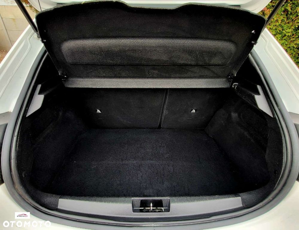 Peugeot 208 - 20