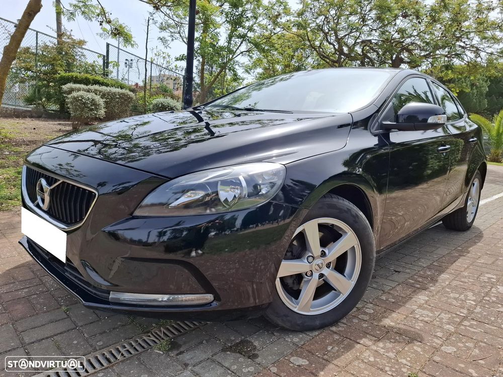 Volvo V40 2.0 D2 Momentum - 3