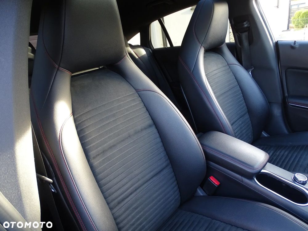 Mercedes-Benz CLA 200 7G-DCT AMG Line - 17