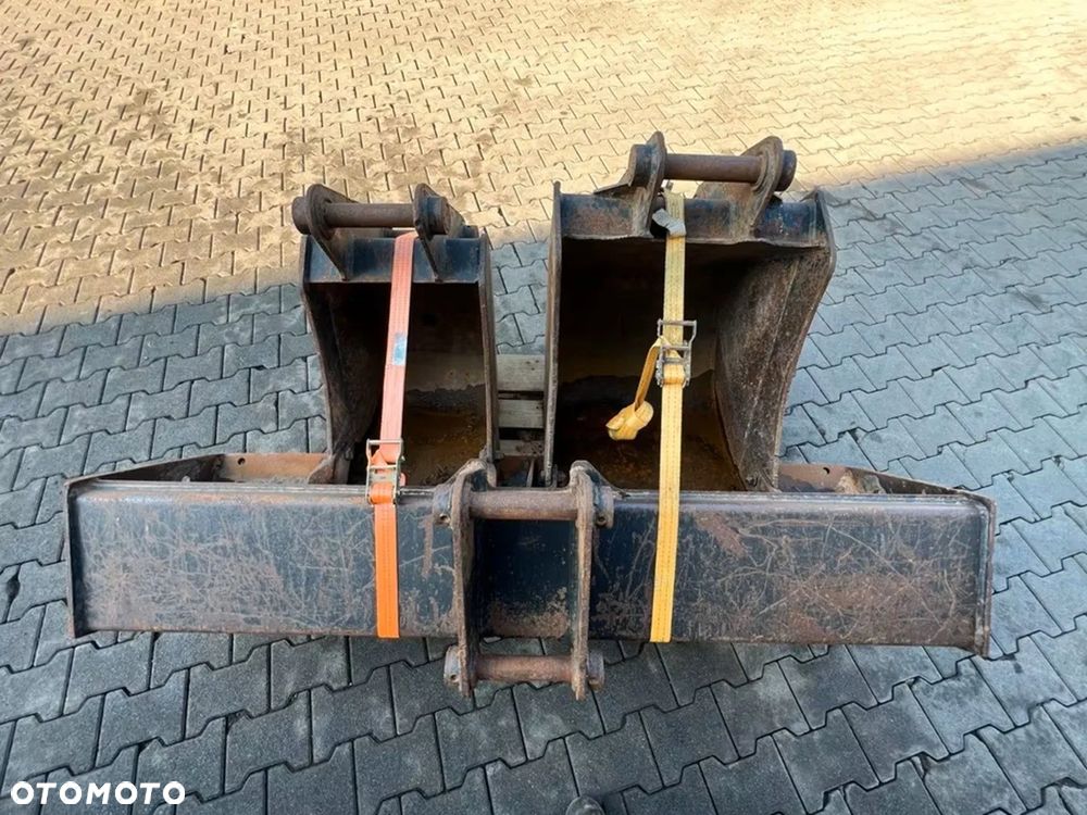 JCB 3CX 2 łyżki koparkowe - 17