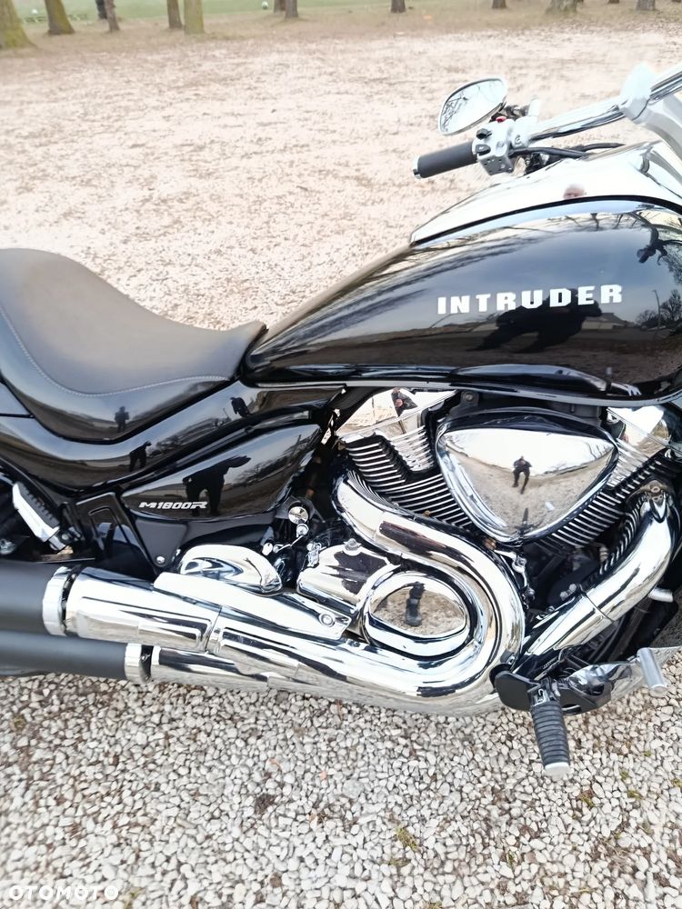 Suzuki Intruder - 7