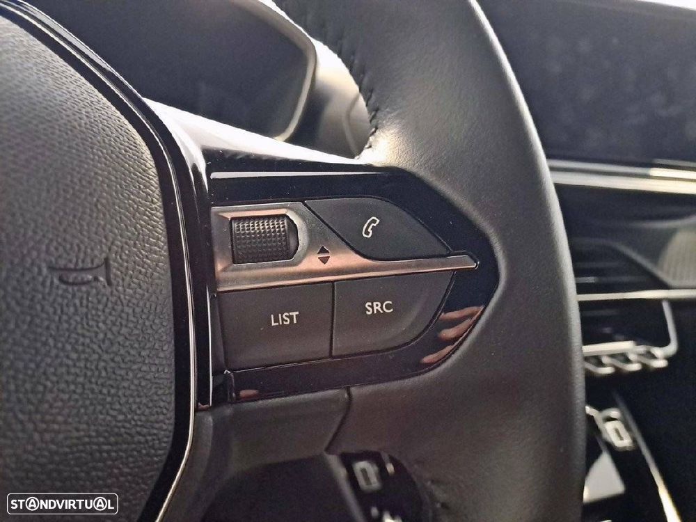 Peugeot 2008 1.2 Hybrid Allure e-DCS6 - 17