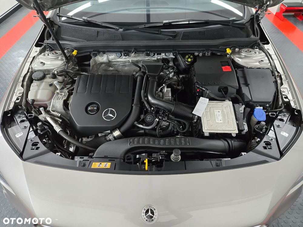 Mercedes-Benz CLA 200 7G-DCT AMG Line - 36