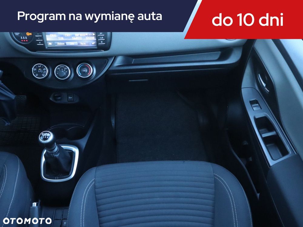 Toyota Yaris - 10