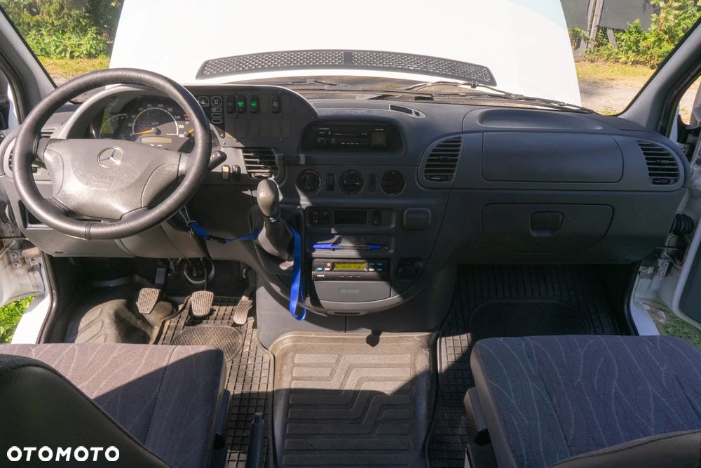 Mercedes-Benz Sprinter - 15